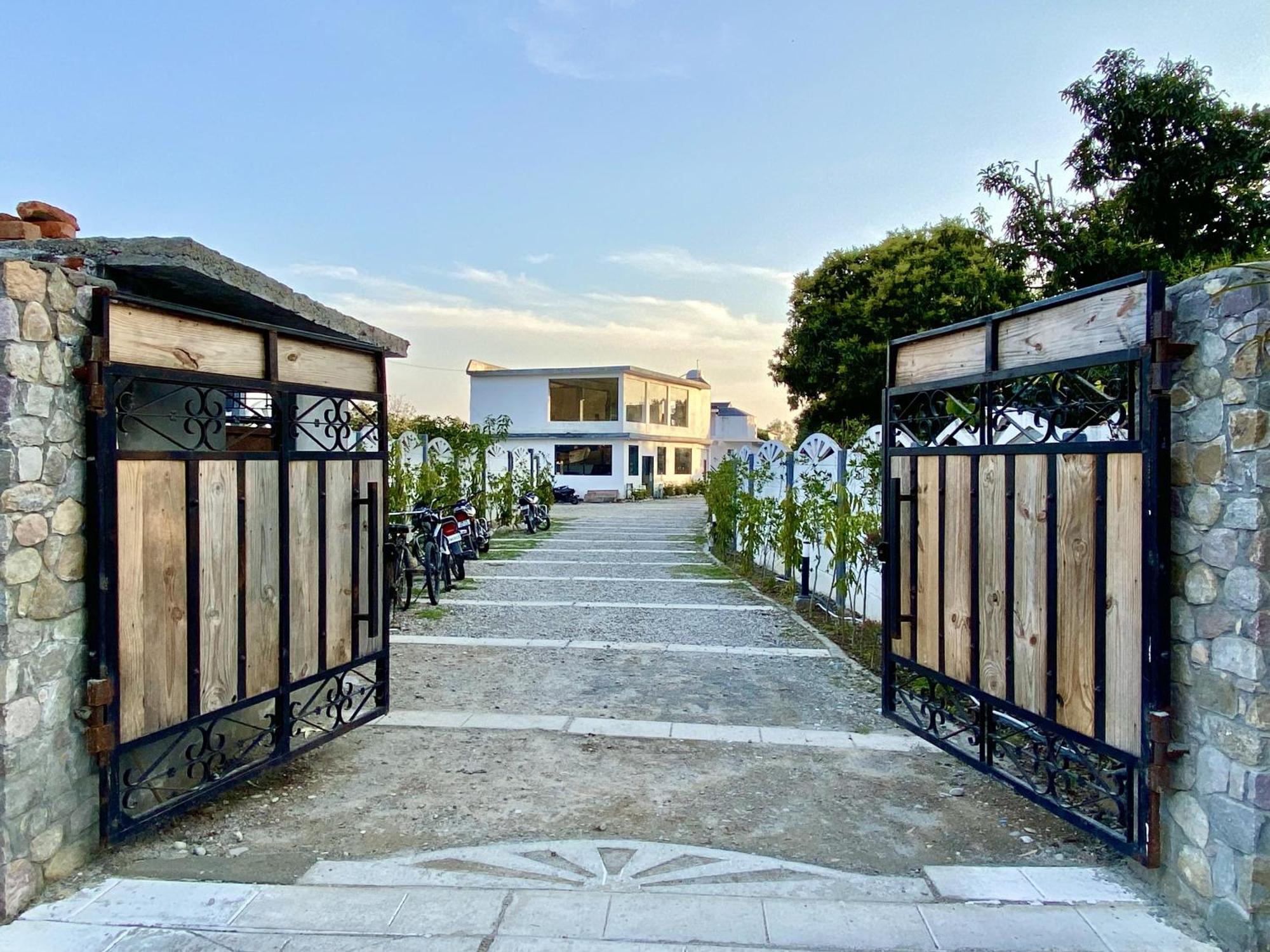 The White Oak Corbett Spa & Resort Рамнагар Екстериор снимка