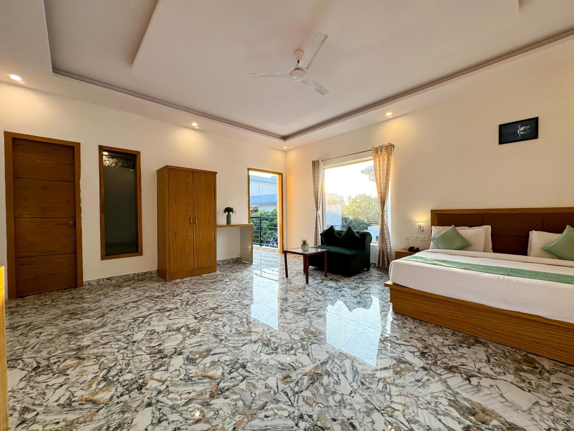 The White Oak Corbett Spa & Resort Рамнагар Екстериор снимка