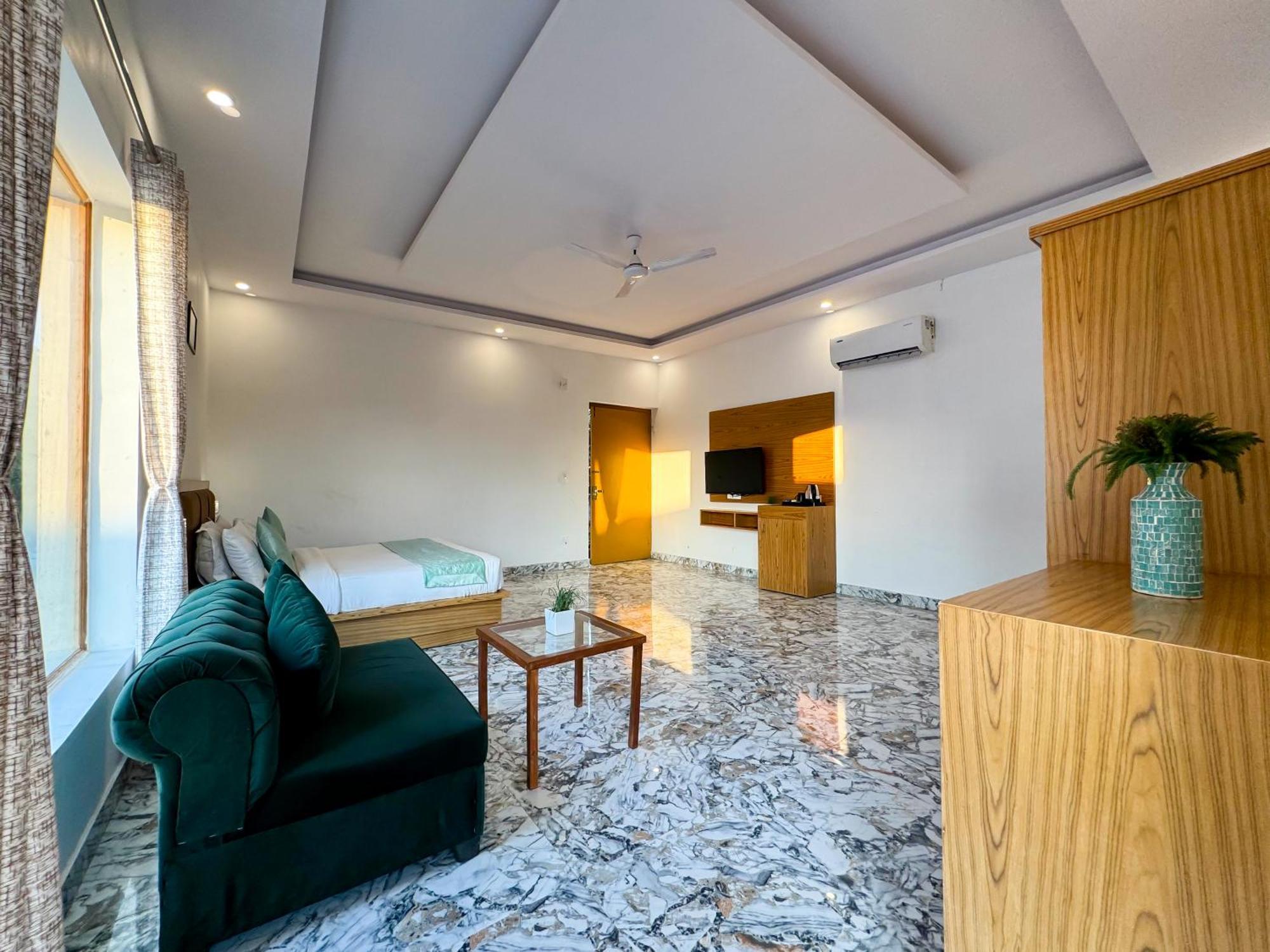 The White Oak Corbett Spa & Resort Рамнагар Екстериор снимка
