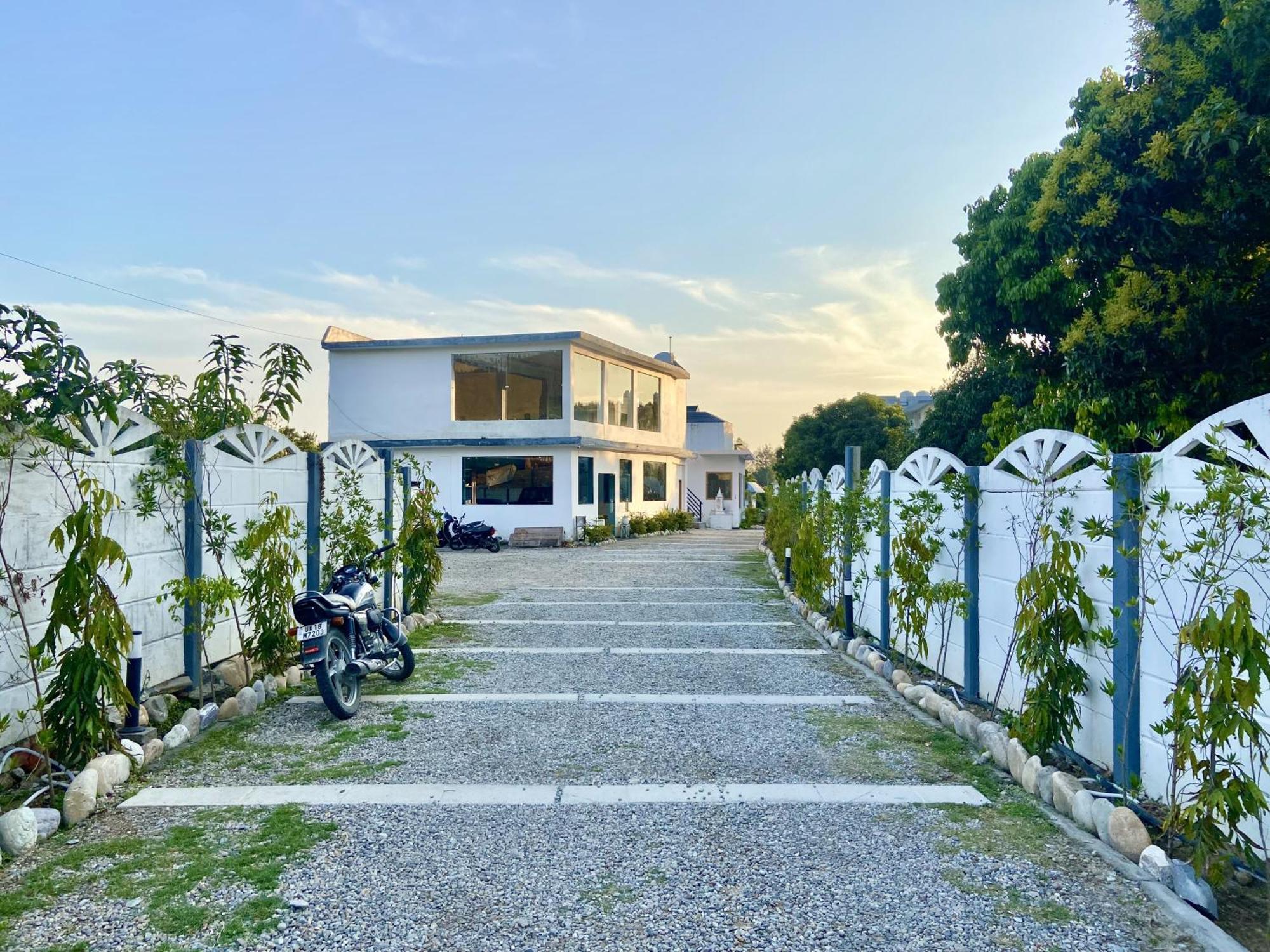 The White Oak Corbett Spa & Resort Рамнагар Екстериор снимка
