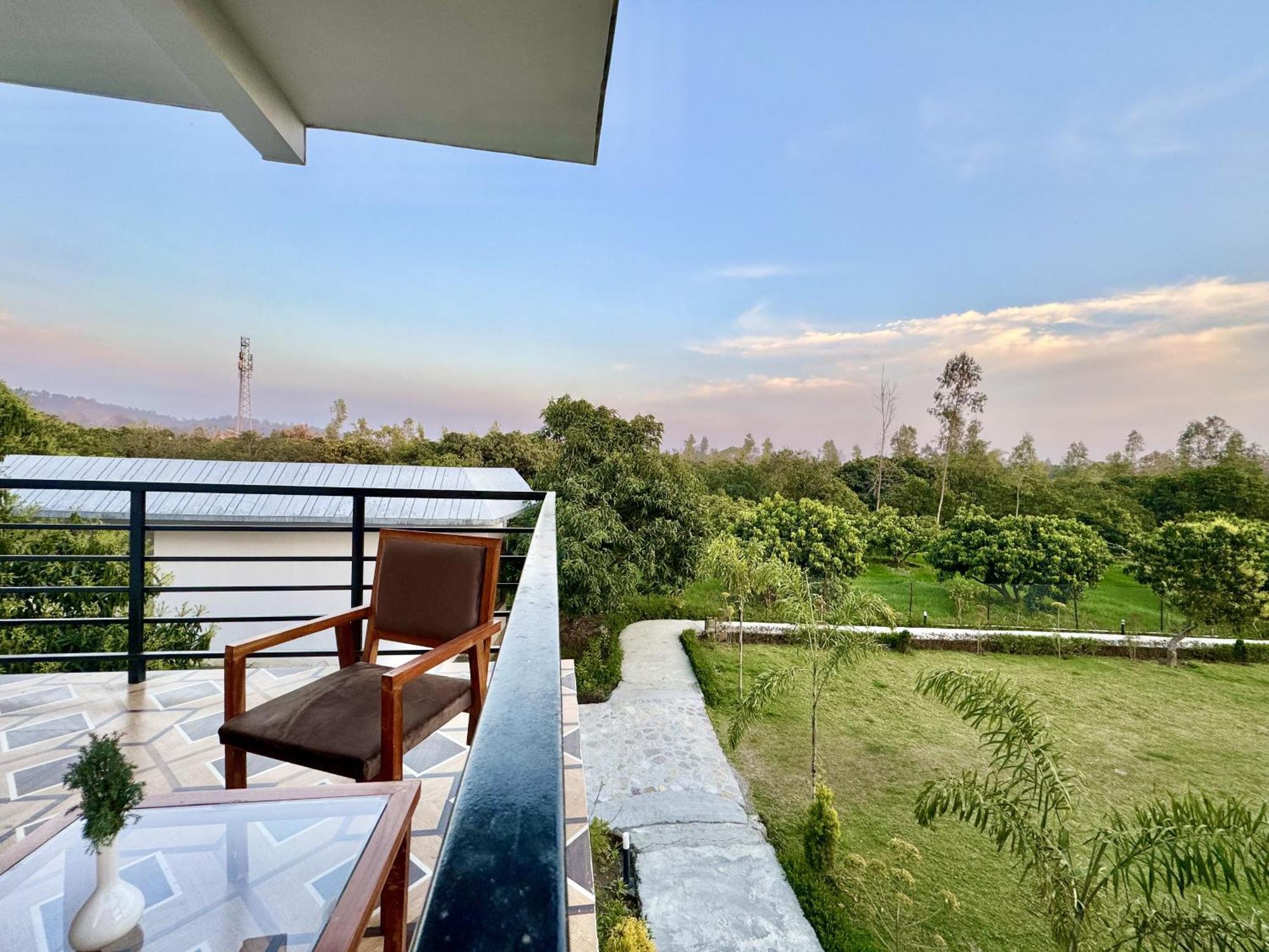 The White Oak Corbett Spa & Resort Рамнагар Екстериор снимка